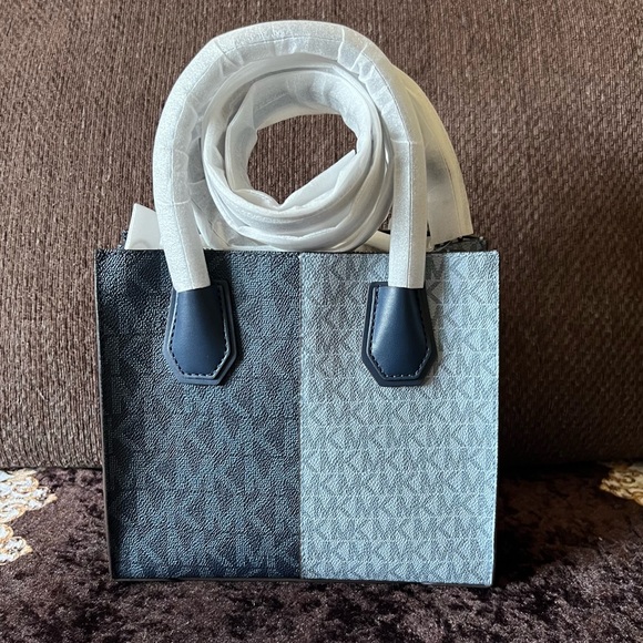 MICHAEL KORS Mercer Navy Multi Two Tone Silver-Tone Hardware Messenger Bag NWT - Picture 10 of 13